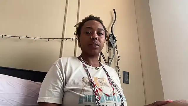 Snapshot of ChocolateCakeQueen chatting on March 11, 2025, 4:29 pm ChocolateCakeQueen online show from March 11, 2025, 4:29 pm