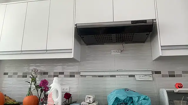 Snapshot of ChocolateCakeQueen chatting on October 16, 2025, 6:20 pm ChocolateCakeQueen online show from October 16, 2025, 6:20 pm