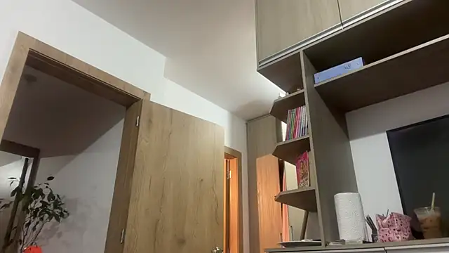 Snapshot of ChocolateCakeQueen chatting on October 20, 2025, 11:16 pm ChocolateCakeQueen online show from October 20, 2025, 11:16 pm