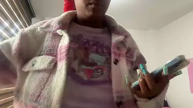 Snapshot of ChocolateCakeQueen chatting on October 21, 2025, 12:39 pm ChocolateCakeQueen online show from October 21, 2025, 12:39 pm