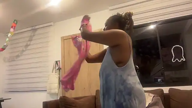 Snapshot of ChocolateCakeQueen chatting on October 24, 2025, 12:08 am ChocolateCakeQueen online show from October 24, 2025, 12:08 am