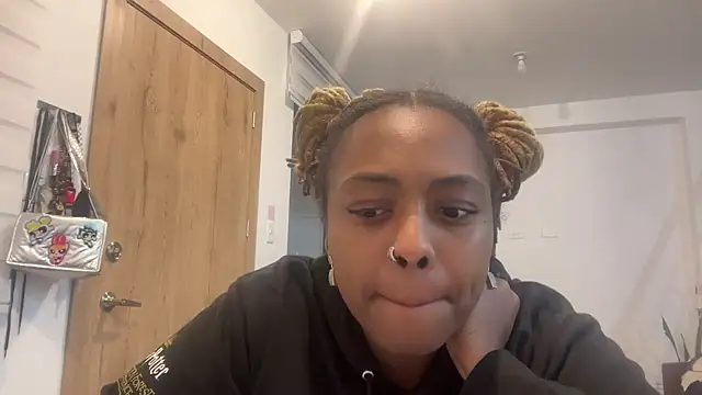 Snapshot of ChocolateCakeQueen chatting on October 30, 2025, 12:12 am ChocolateCakeQueen online show from October 30, 2025, 12:12 am