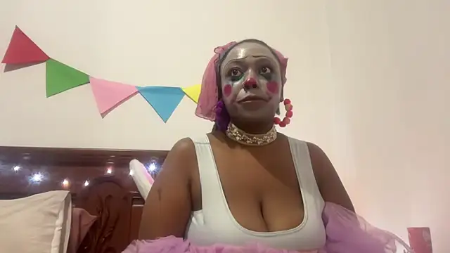 Snapshot of ChocolateCakeQueen chatting on November 1, 2025, 3:52 am ChocolateCakeQueen online show from November 1, 2025, 3:52 am