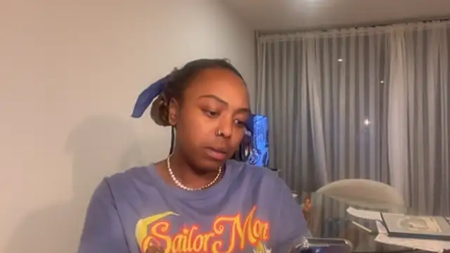 Snapshot of ChocolateCakeQueen chatting on December 4, 2025, 12:20 am ChocolateCakeQueen online show from December 4, 2025, 12:20 am