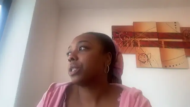 Snapshot of ChocolateCakeQueen chatting on December 16, 2025, 12:32 pm ChocolateCakeQueen online show from December 16, 2025, 12:32 pm