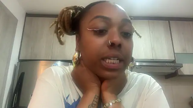 Snapshot of ChocolateCakeQueen chatting on January 10, 2026, 4:36 am ChocolateCakeQueen online show from January 10, 2026, 4:36 am