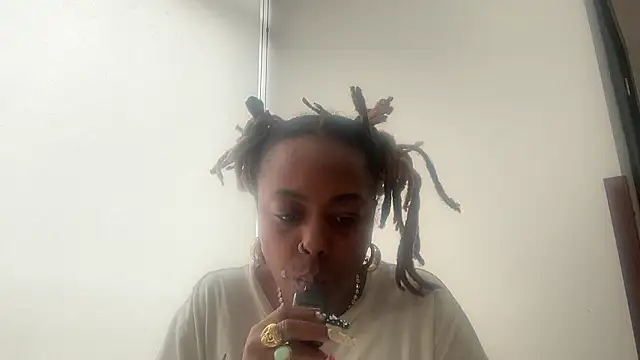 Snapshot of ChocolateCakeQueen chatting on January 10, 2026, 4:42 pm ChocolateCakeQueen online show from January 10, 2026, 4:42 pm