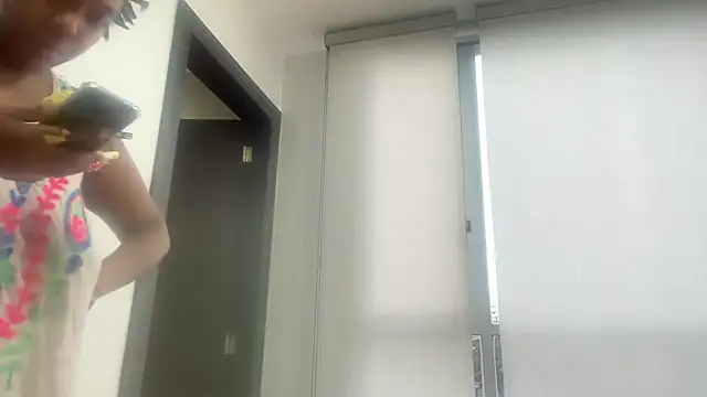 Snapshot of ChocolateCakeQueen chatting on January 13, 2026, 10:48 pm ChocolateCakeQueen online show from January 13, 2026, 10:48 pm