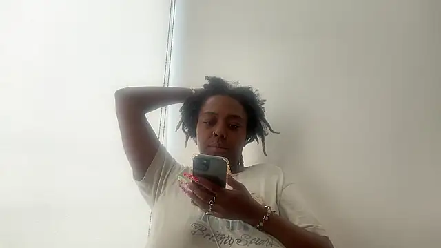 Snapshot of ChocolateCakeQueen chatting on January 17, 2026, 7:39 pm ChocolateCakeQueen online show from January 17, 2026, 7:39 pm