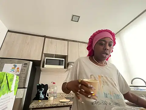 Snapshot of ChocolateCakeQueen chatting on February 8, 2026, 5:16 pm ChocolateCakeQueen online show from February 8, 2026, 5:16 pm