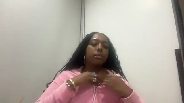 Snapshot of ChocolateCakeQueen chatting on March 7, 2026, 12:29 am ChocolateCakeQueen online show from March 7, 2026, 12:29 am