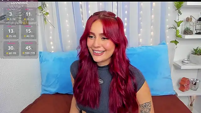 HazzelGray online show from December 13, 2024, 6:59 pm