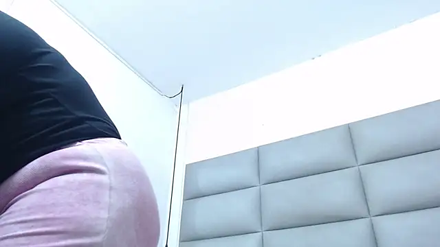 Snapshot of emily_brontee_ chatting on October 18, 2025, 1:12 pm emily brontee online show from October 18, 2025, 1:12 pm