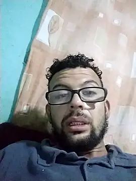 Snapshot of Meu_prazer_e_te_satisfaze chatting on January 15, 2026, 12:37 am Meu prazer e te satisfaze online show from January 15, 2026, 12:37 am