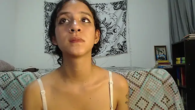 Snapshot of AlinaWoolf_ chatting on December 11, 2024, 5:53 am AlinaWoolf online show from December 11, 2024, 5:53 am