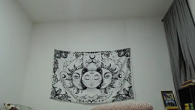 Snapshot of AlinaWoolf_ chatting on December 26, 2024, 1:51 am AlinaWoolf online show from December 26, 2024, 1:51 am