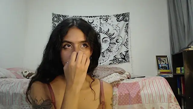 Snapshot of AlinaWoolf_ chatting on January 11, 2025, 8:43 am AlinaWoolf online show from January 11, 2025, 8:43 am