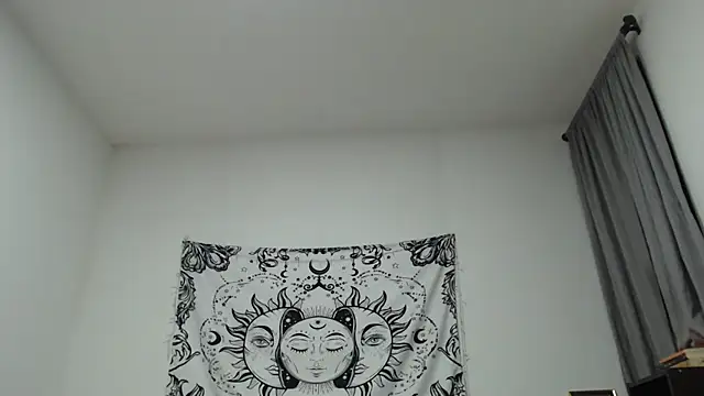 Snapshot of AlinaWoolf_ chatting on January 24, 2025, 4:27 am AlinaWoolf online show from January 24, 2025, 4:27 am