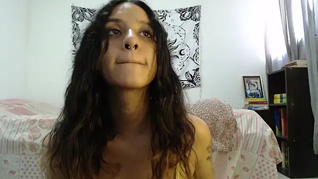 Snapshot of AlinaWoolf_ chatting on January 28, 2025, 5:00 am AlinaWoolf online show from January 28, 2025, 5:00 am