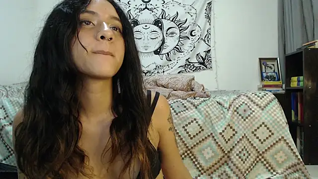 Snapshot of AlinaWoolf_ chatting on February 2, 2025, 6:48 am AlinaWoolf online show from February 2, 2025, 6:48 am