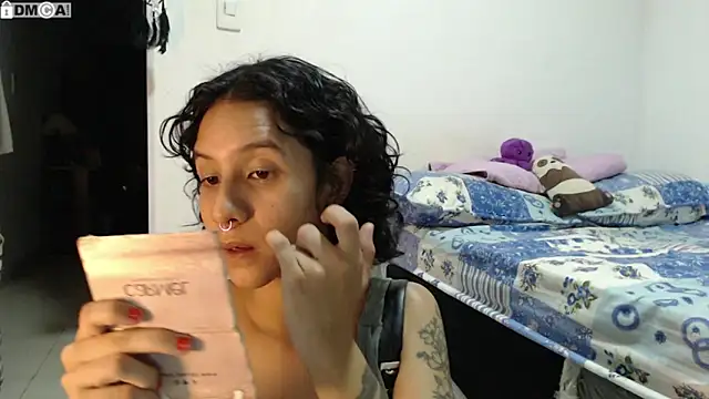 Snapshot of AlinaWoolf_ chatting on September 19, 2025, 11:38 pm AlinaWoolf online show from September 19, 2025, 11:38 pm