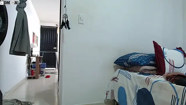 Snapshot of AlinaWoolf_ chatting on October 31, 2025, 4:08 pm AlinaWoolf online show from October 31, 2025, 4:08 pm