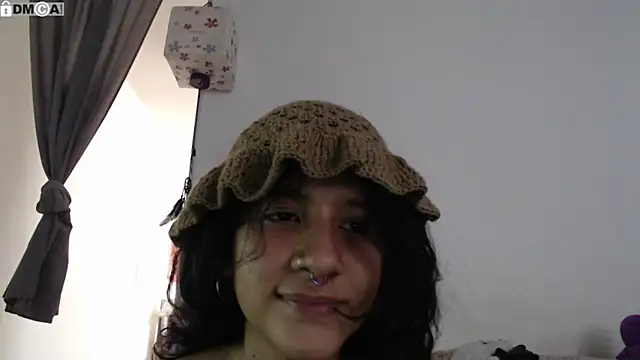 Snapshot of AlinaWoolf_ chatting on February 28, 2026, 2:40 pm AlinaWoolf online show from February 28, 2026, 2:40 pm