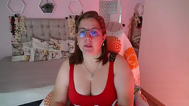 Snapshot of katie_joness_ chatting on January 16, 2025, 12:42 pm katie joness online show from January 16, 2025, 12:42 pm