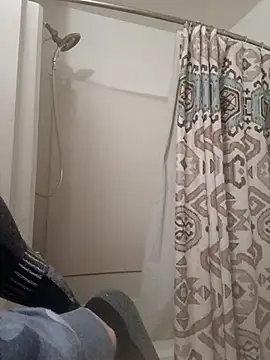 mariah2299 online show from November 25, 2025, 11:49 pm