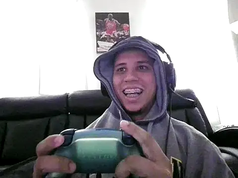 Snapshot of flakoGang chatting on October 17, 2025, 5:15 pm flakoGang online show from October 17, 2025, 5:15 pm