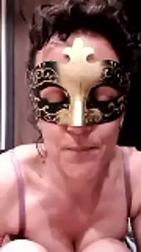 Snapshot of Masquegirlmysterious chatting on February 21, 2026, 7:48 pm Masquegirlmysterious online show from February 21, 2026, 7:48 pm