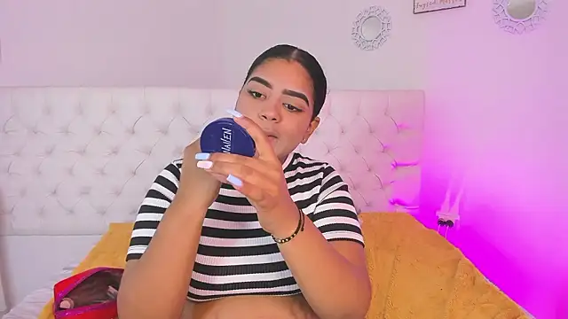 sharlot evans  online show from January 13, 2026, 12:32 pm