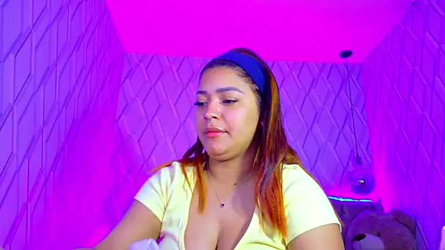 Snapshot of NicolleTaylor chatting on October 21, 2025, 4:13 am NicolleTaylor online show from October 21, 2025, 4:13 am