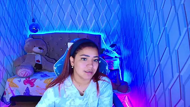 Snapshot of NicolleTaylor chatting on October 25, 2025, 3:25 am NicolleTaylor online show from October 25, 2025, 3:25 am