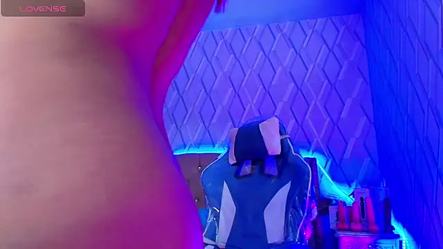 Snapshot of NicolleTaylor chatting on October 29, 2025, 3:42 am NicolleTaylor online show from October 29, 2025, 3:42 am