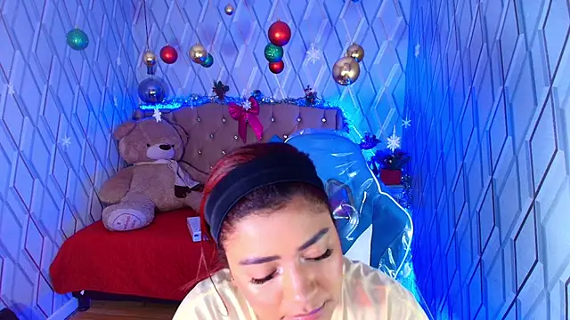 Snapshot of NicolleTaylor chatting on December 14, 2025, 3:56 am NicolleTaylor online show from December 14, 2025, 3:56 am