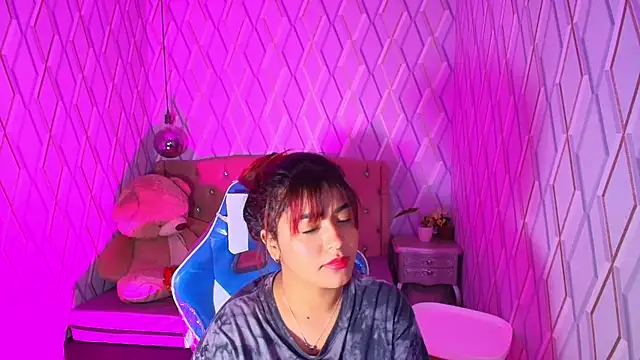 Snapshot of NicolleTaylor chatting on February 22, 2026, 4:13 am NicolleTaylor online show from February 22, 2026, 4:13 am