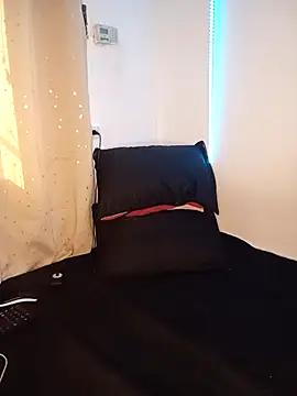 Isabella Du online show from December 22, 2024, 2:16 pm