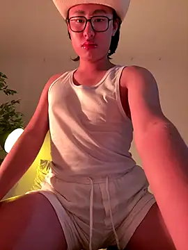 Snapshot of SrLuis18 chatting on November 7, 2025, 3:06 am SrLuis18 online show from November 7, 2025, 3:06 am