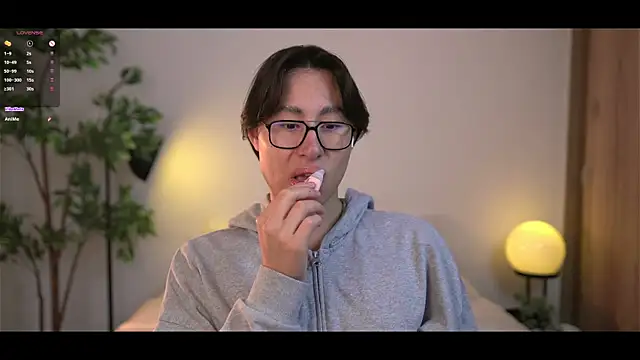 Snapshot of SrLuis18 chatting on November 14, 2025, 8:51 pm SrLuis18 online show from November 14, 2025, 8:51 pm