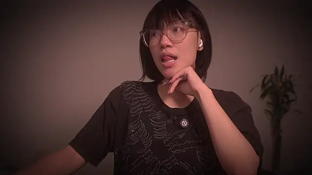 meganmei666 online show from November 19, 2025, 3:17 am