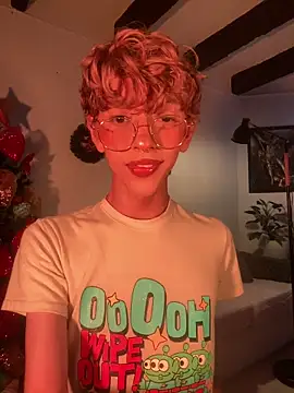 Snapshot of lyamthommpson chatting on December 5, 2025, 6:15 pm lyamthommpson online show from December 5, 2025, 6:15 pm