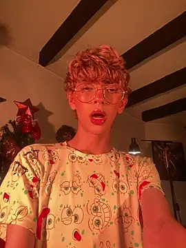 Snapshot of lyamthommpson chatting on December 14, 2025, 2:06 am lyamthommpson online show from December 14, 2025, 2:06 am