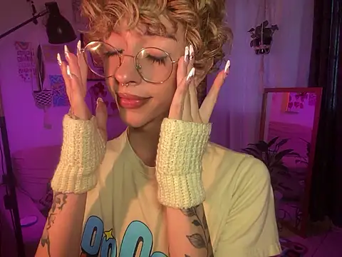 lyamthommpson online show from March 16, 2026, 8:57 pm