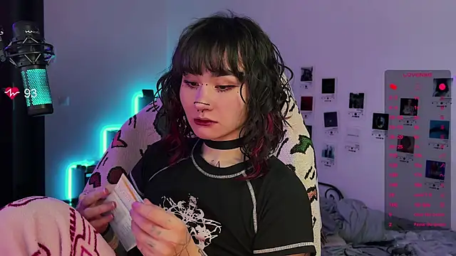Snapshot of deadlysweet chatting on September 23, 2025, 1:19 am deadlysweet online show from September 23, 2025, 1:19 am