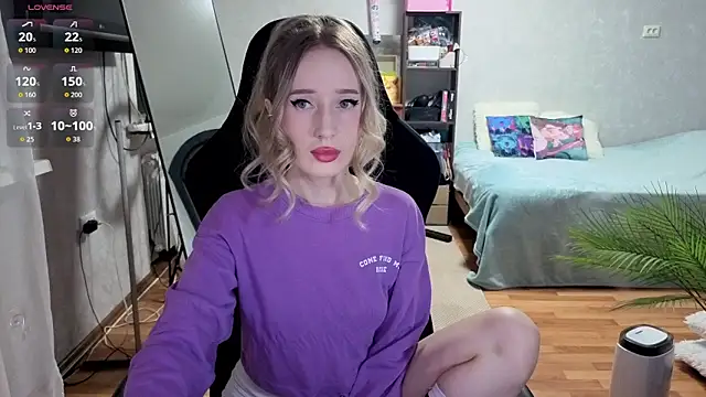 Little Soph online show from December 16, 2025, 11:21 pm