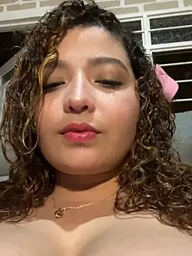 CharlotteMillers online show from January 2, 2025, 11:38 pm