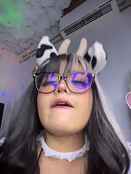 Snapshot of CharlotteMillers chatting on March 5, 2026, 2:18 am CharlotteMillers online show from March 5, 2026, 2:18 am