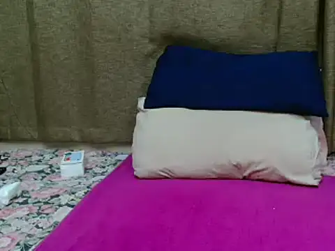 NaughtyFlower88 online show from December 13, 2024, 3:43 pm