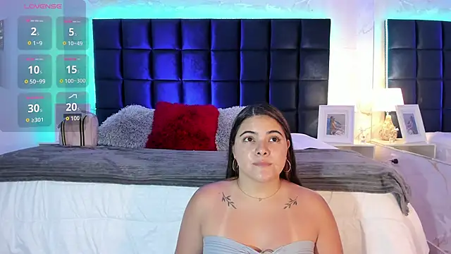 EVELIN MASON online show from September 9, 2025, 7:46 pm